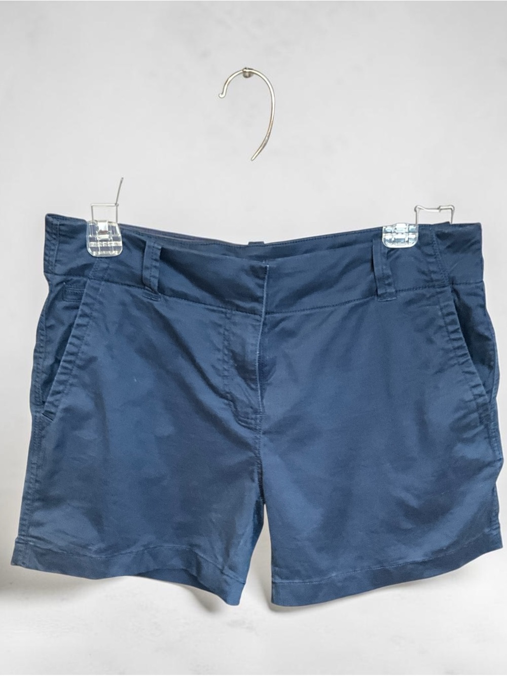 Vineyard Vines Women's Shorts, size 6.